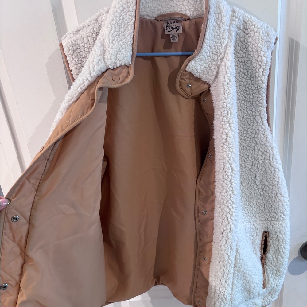 Shearling vest - Picture 4 of 4